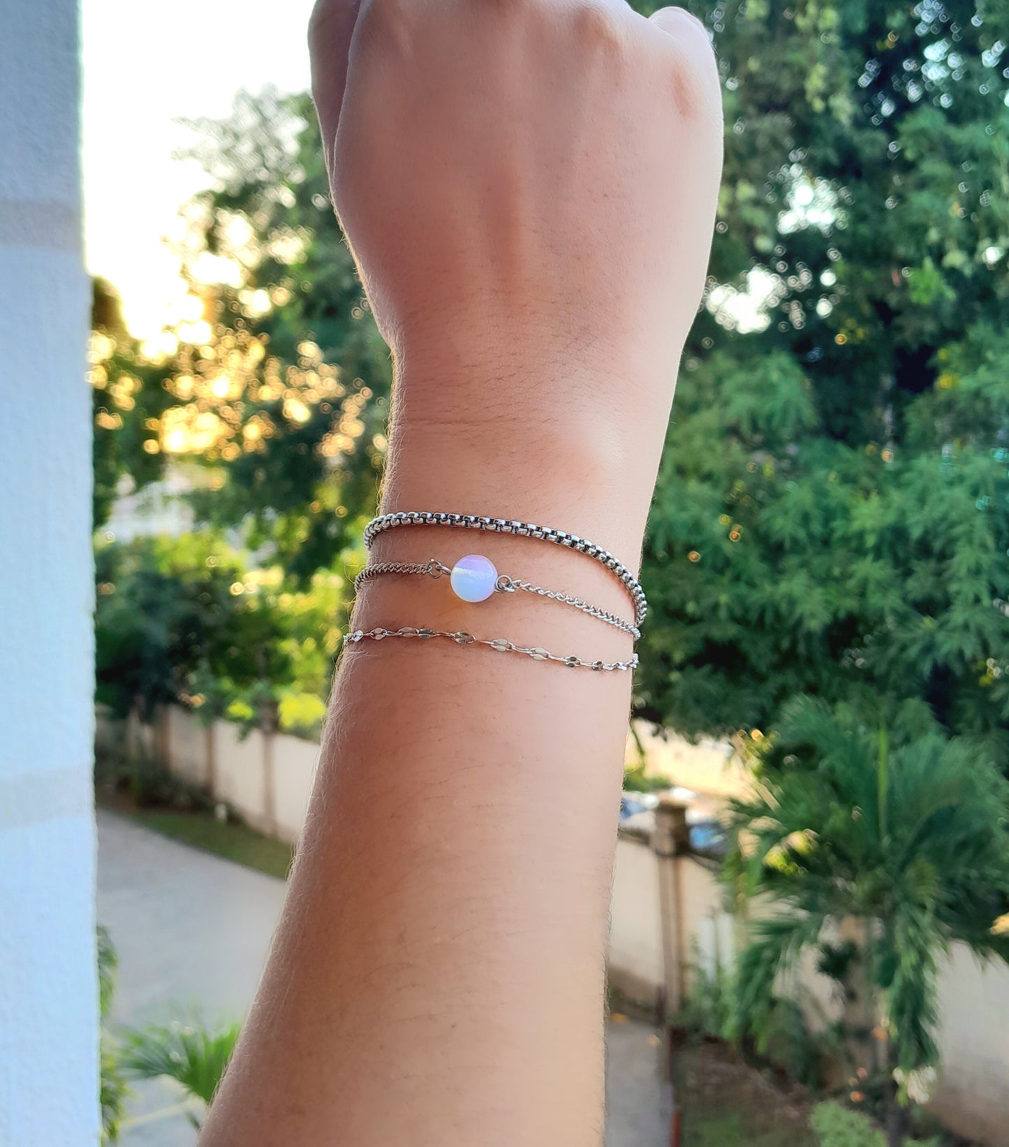 Pulseira dupla com pedra da lua bolinha e corrente veneziana redonda