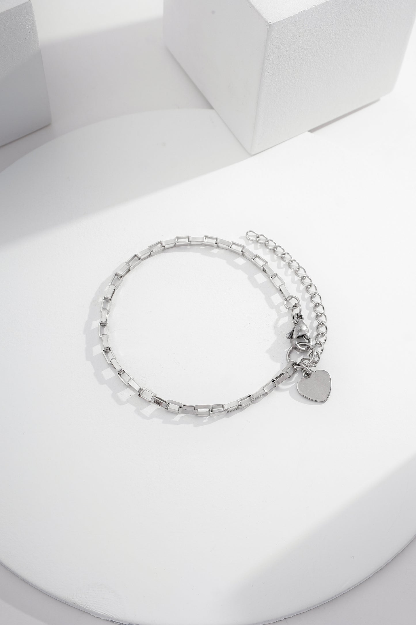 Pulseira pingente coração chapado pequeno toda de aço