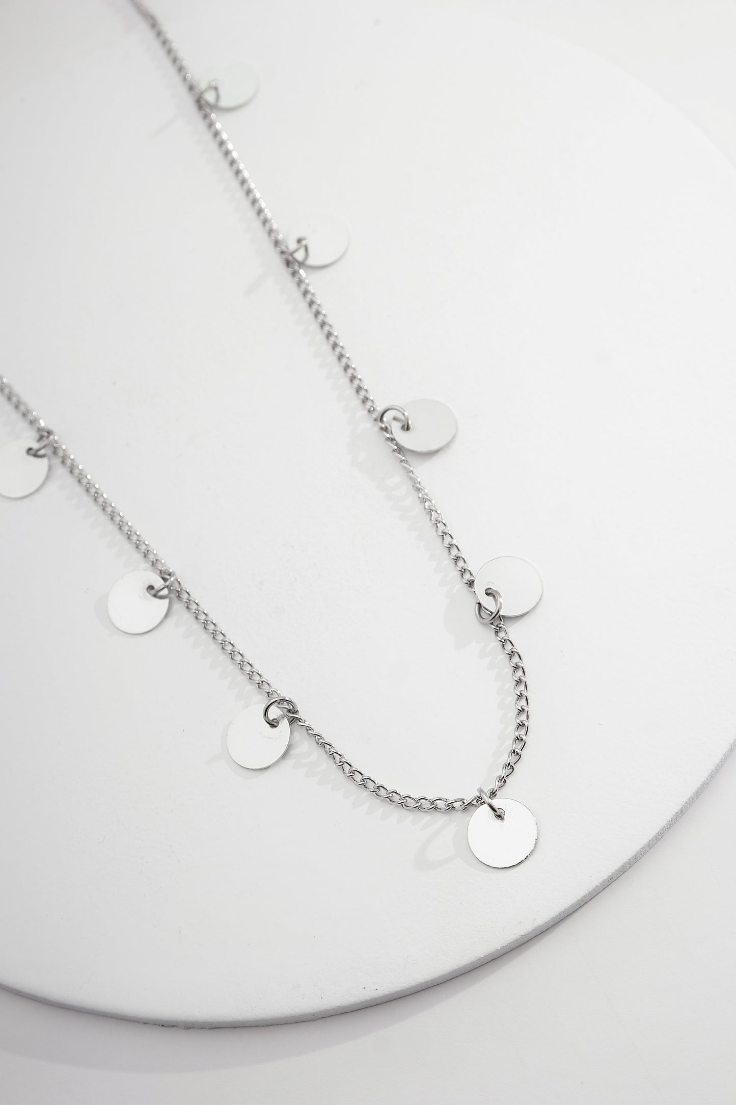 Choker medalha com corrente de aço