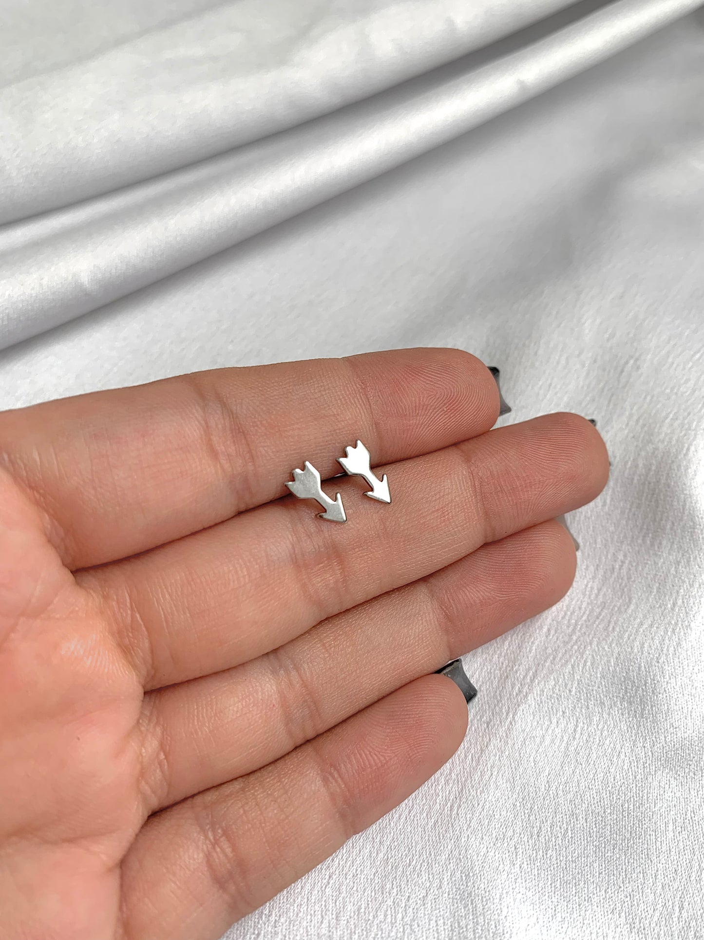 Brinquinho setinha de aço inox - Antialérgicos