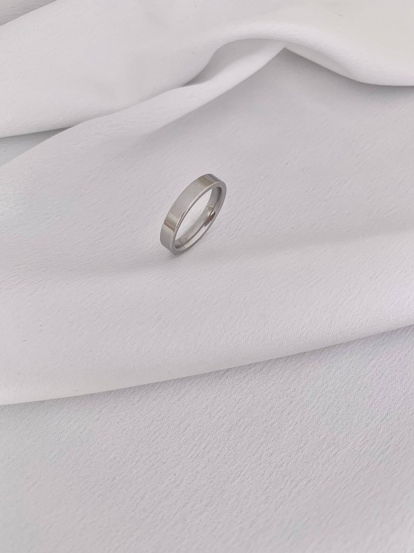 Aliança lisa quadrada 4mm de aço inox