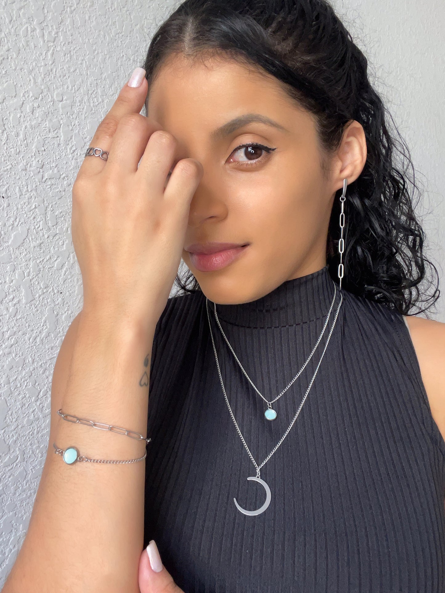 Pulseira dupla azul mar e corrente cartier larga toda de aço