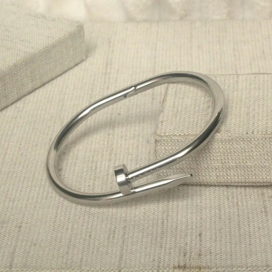 Bracelete prego todo de aço
