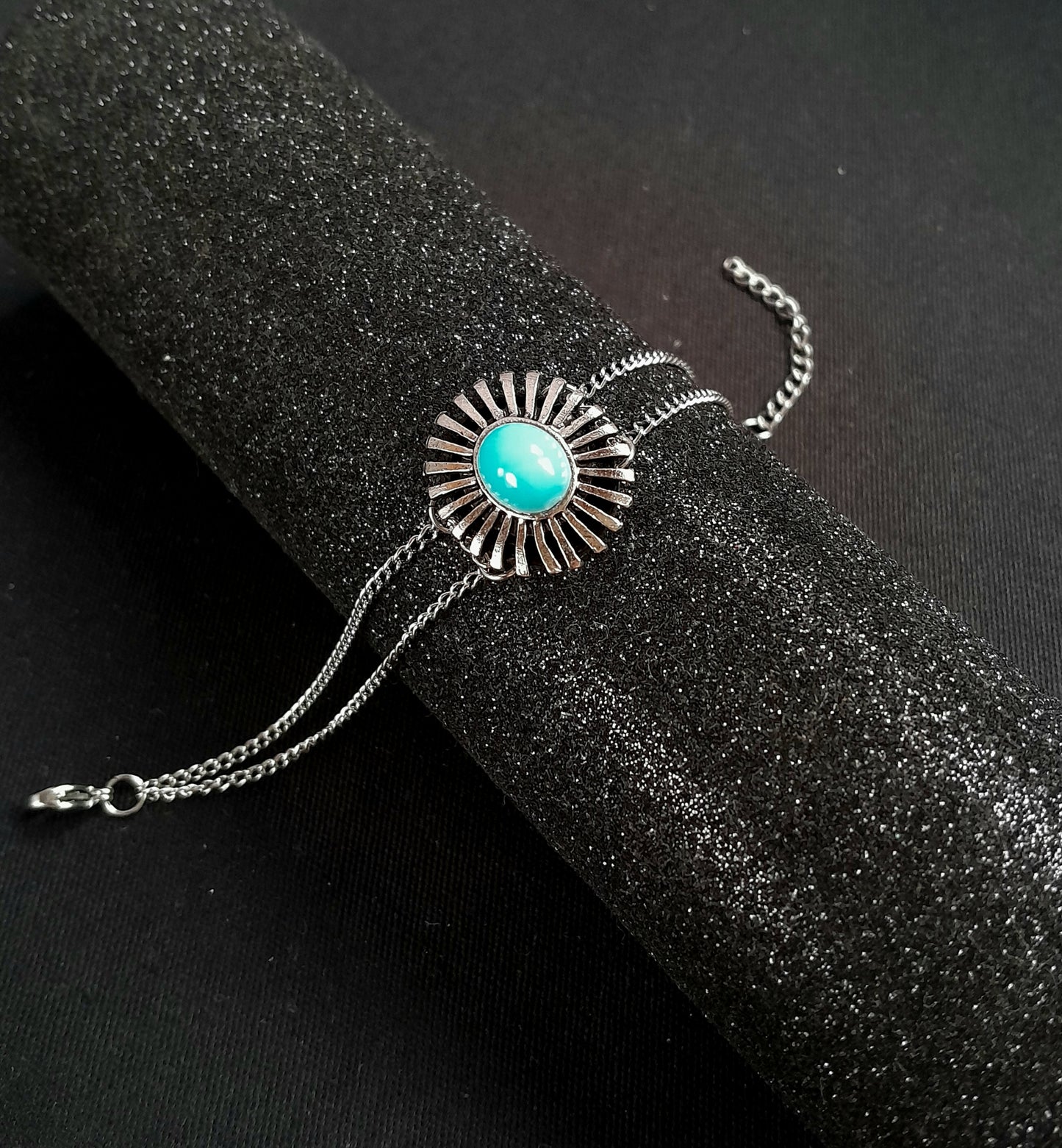 Pulseira peça sol com chaton azul turquesa