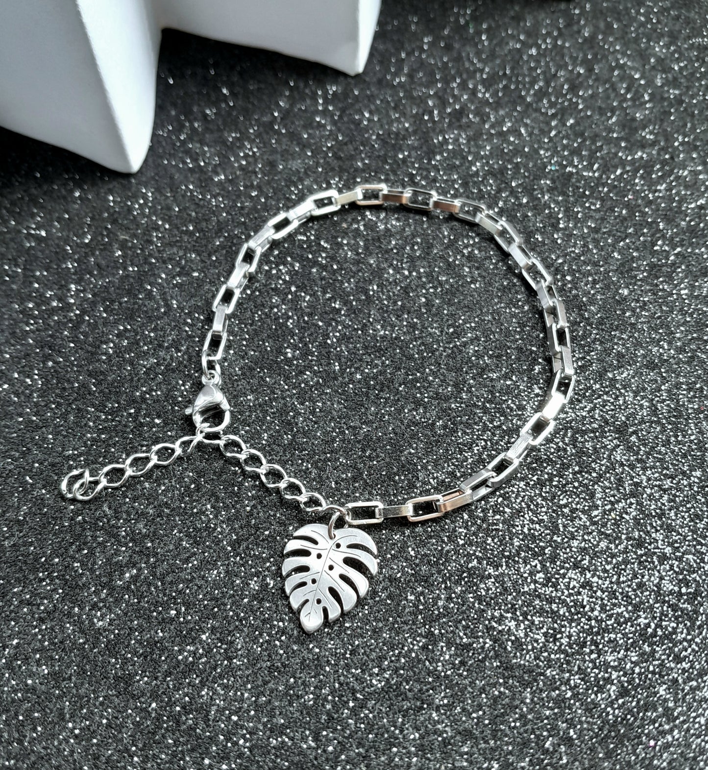 Pulseira pingente costela de adão pequeno toda de aço