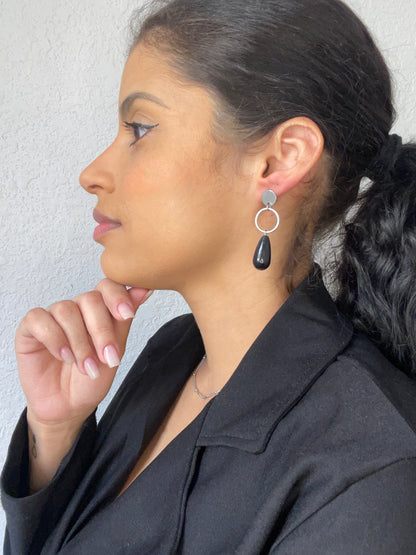 Brinco gota preto
