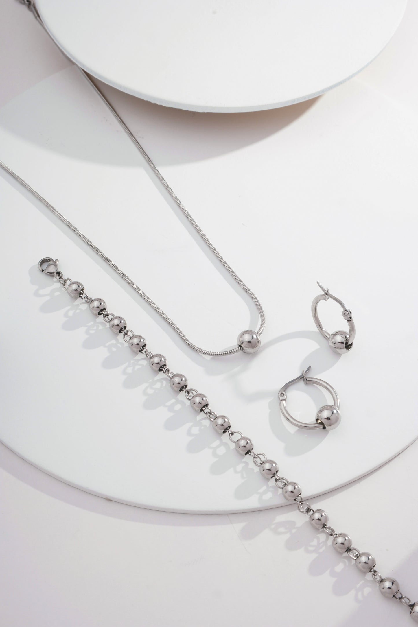 Conjunto Bolinha (Gargantilha, Argola com Bolinha e Pulseira toda bolinha)