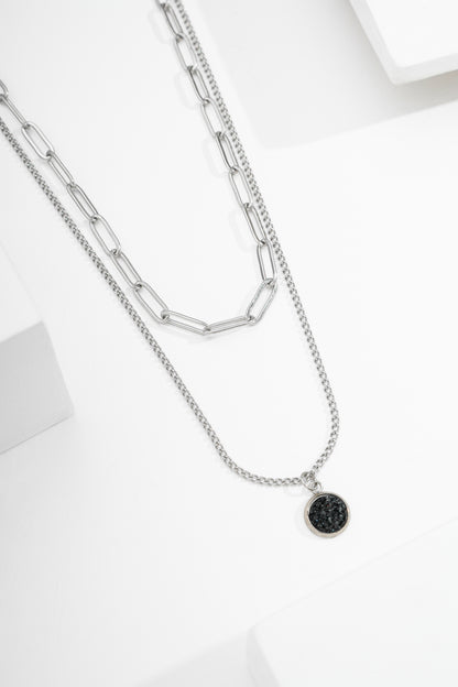Colar duplo corrente cartier larga e chaton preto cascalho de aço