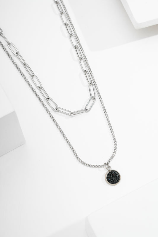 Colar duplo corrente cartier larga e chaton preto cascalho de aço
