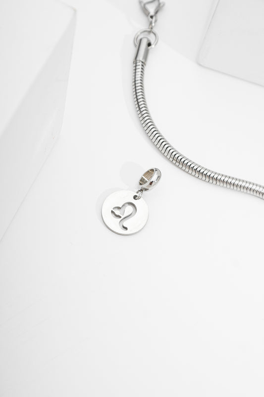 Berloque personalizado com signo todo de aço