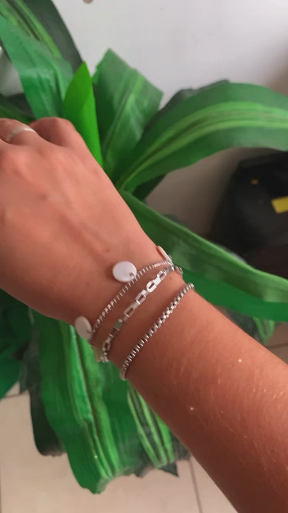 Pulseira dupla com pingente de madreperola